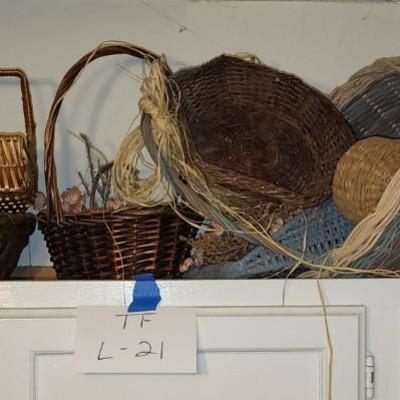 Basket lot