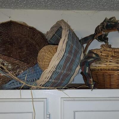 Basket lot