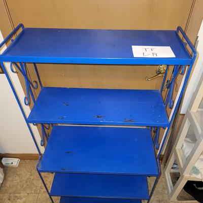Stand alone shelf
