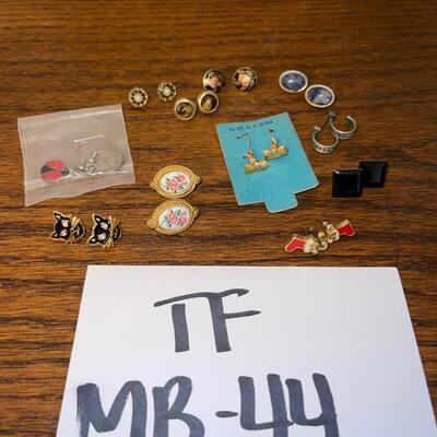 Stud earring lot
