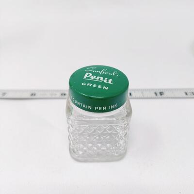 GREEN ANCHOR HOCKING VASES W/ PENIT GREEN INK BOTTLE