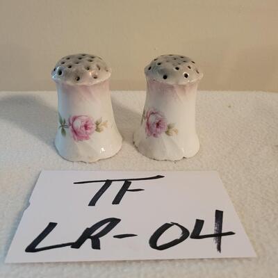 Vintage S&P Shakers