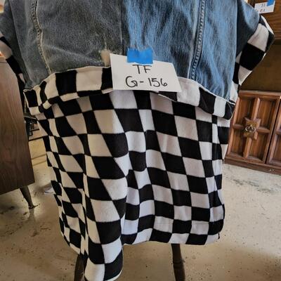 Checkered flag lap blanket