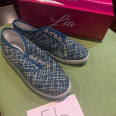New Lia Canvas shoes