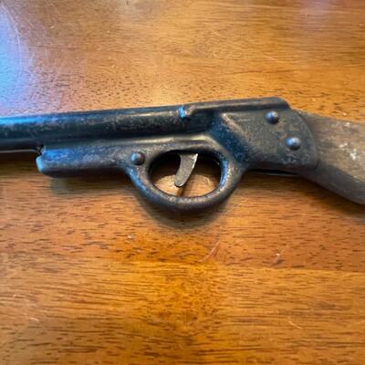 Vintage Wyandotte Toys - POP gun / rifle / cork gun