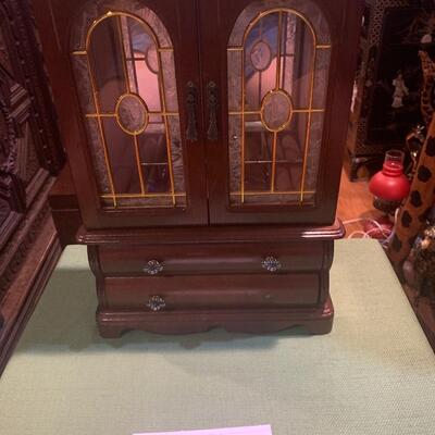 Jewelry box