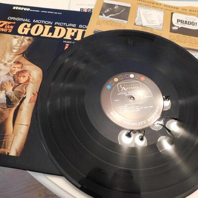 4 Vintage 007 JAMES BOND Movie Soundtrack ALBUMS All vinyl clean/near mint