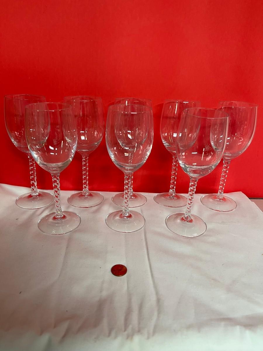 382 Set of 8 Stemmed Wine Glasses