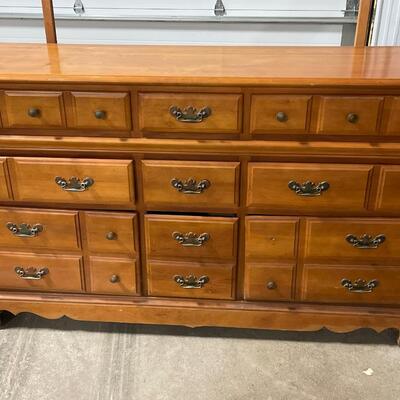 S2-9 drawer dresser