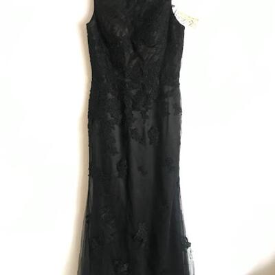 La Perle Lace Overlay Evening Gown Size 10 NWT