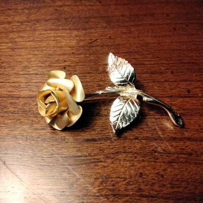 Beautiful Gold Rose Brooch