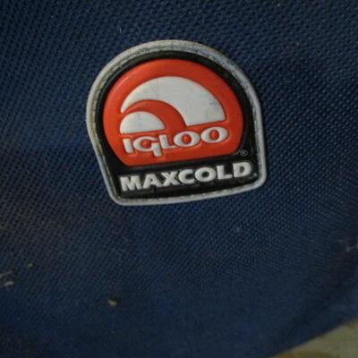 Igloo Maxcold Rolling Ice Chest
