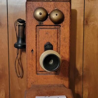 ANTIQUE PHONE LOT
