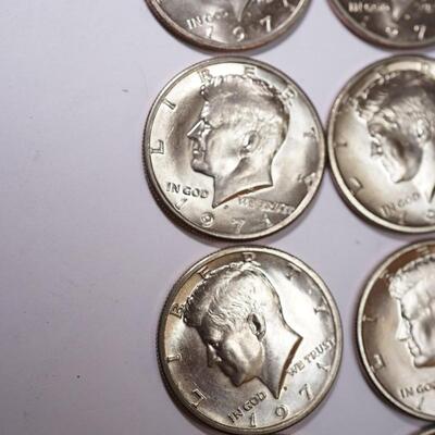 TWELVE KENNEDY HALF DOLLARS 1971 ( copper and nickle)  TWO 1967-1969 SILVER