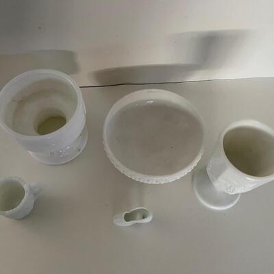 Lot of Milk glass