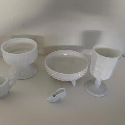 Lot of Milk glass