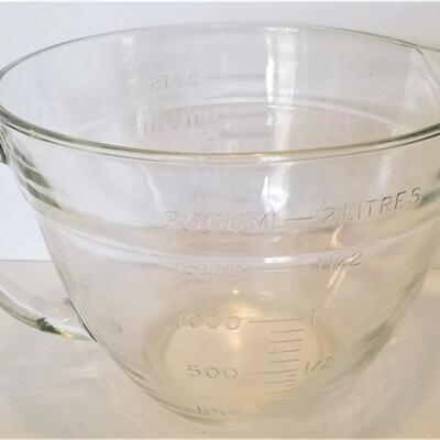 Lot #62  Large Anchor Hocking 2 Quart Measuring Cup