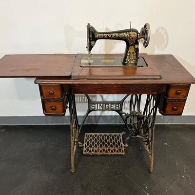 Antique 1921 Singer Sewing Machine Model 66