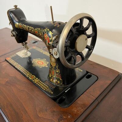 Antique 1921 Singer Sewing Machine Model 66