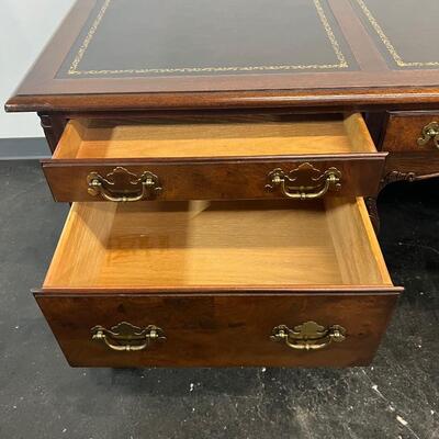 Hekman Chippendale Desk Mahogany