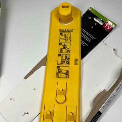 Pair of Hang & Level Picture Hanging Tool