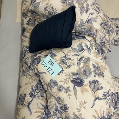 Tan & Blue Floral Bedspread & pillows