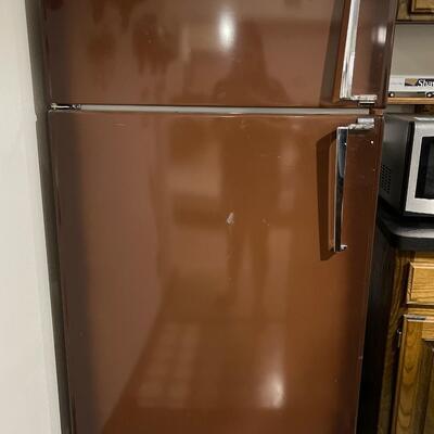 Brown Refrigerator Hot Point