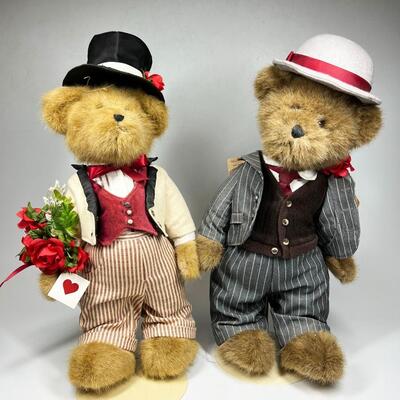 Pair of Heirloom Boyds Bears Fancy Valentines Day Teddy Bears
