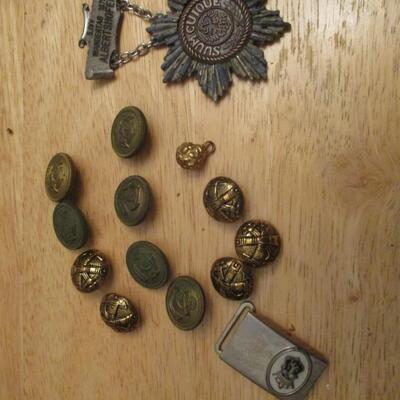 Military Buttons & Medal