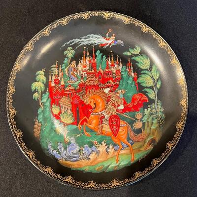 Decorative Plate Black Mid-evil Fairytale Scene