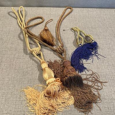 Tassels and Tie Backs (5) Grouping 