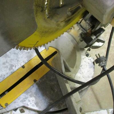 DeWalt 12" Compound Miter Saw