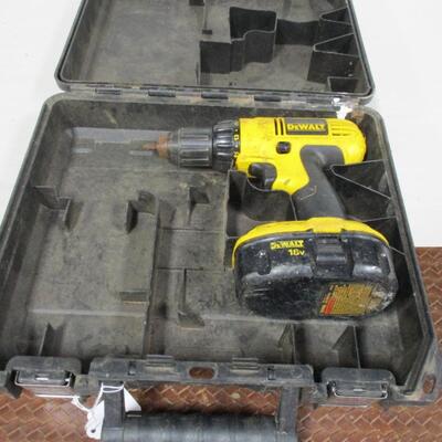 DeWalt Drill With Battery & Carrying Case