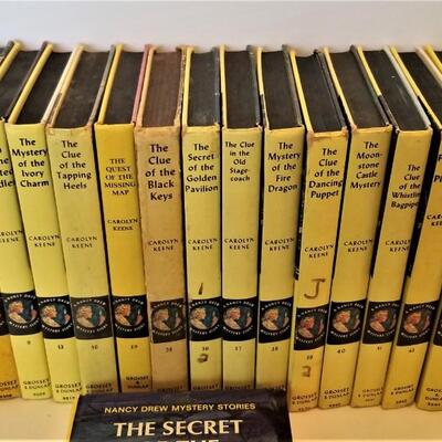 Lot #79  Lot of Vintage hardcover Nancy Drew books - 19 in all