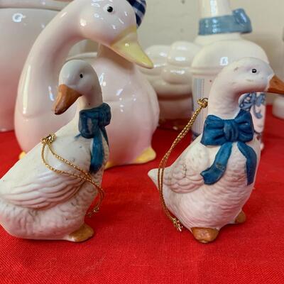 Country Cottage Duck Lot