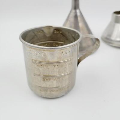 VINTAGE METAL KITCHEN ACCESSORIES