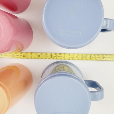 PLASTIC CAMPING LOT OF CUPS