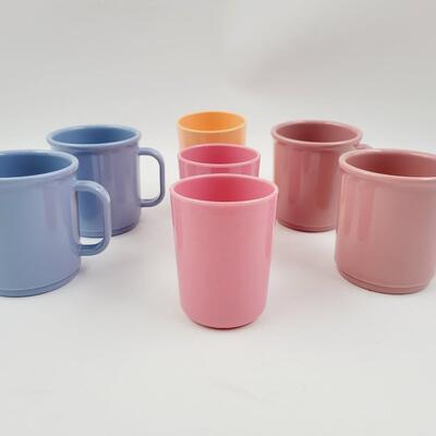 PLASTIC CAMPING LOT OF CUPS
