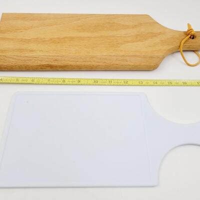 PLASTIC & WOODEN CUTTING BOARD BUNDLE
