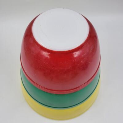 VINTAGE PYREX PRIMARY NESTING BOWL SET OF 3