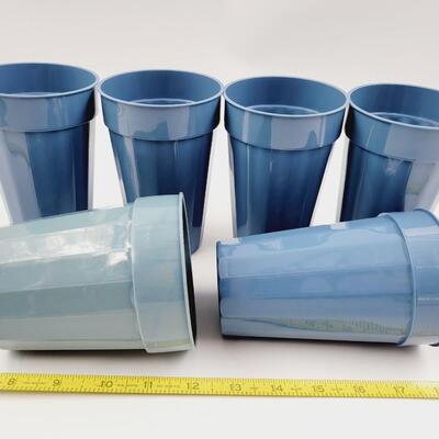 BLUE PLASTIC DRINKING CUPS