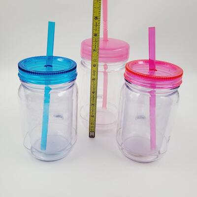 PLASTIC DRINKING CUPS WITH STRAWS