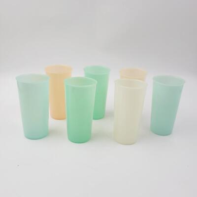 VINTAGE TUPPERWARE CUP SET 7PC