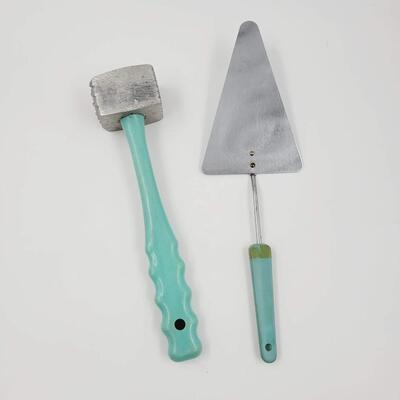 VINTAGE TURQUOISE COLORED COOKING UTENSILS