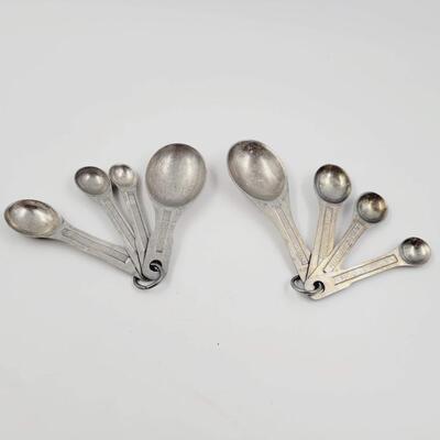 VINTAGE METAL MEASURING SPOON SETS