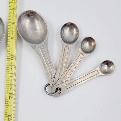 VINTAGE METAL MEASURING SPOON SETS