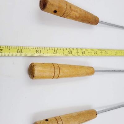 VINTAGE WOODEN HANDLED UNTENSIL SET OF 3