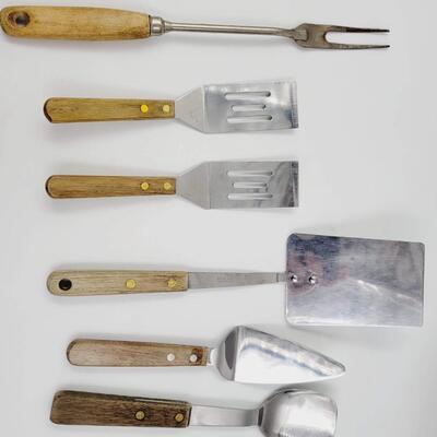 VINTAGE WOODEN HANDLED SERVING UTENSIL 6 PC