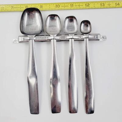 VINTAGE FOLEY WALL HANGING MEASURING SPOON SET