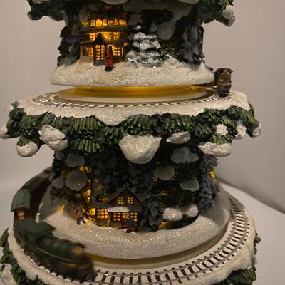 Thomas Kinkade's Wonderland Express Christmas Tree Lighted Display
